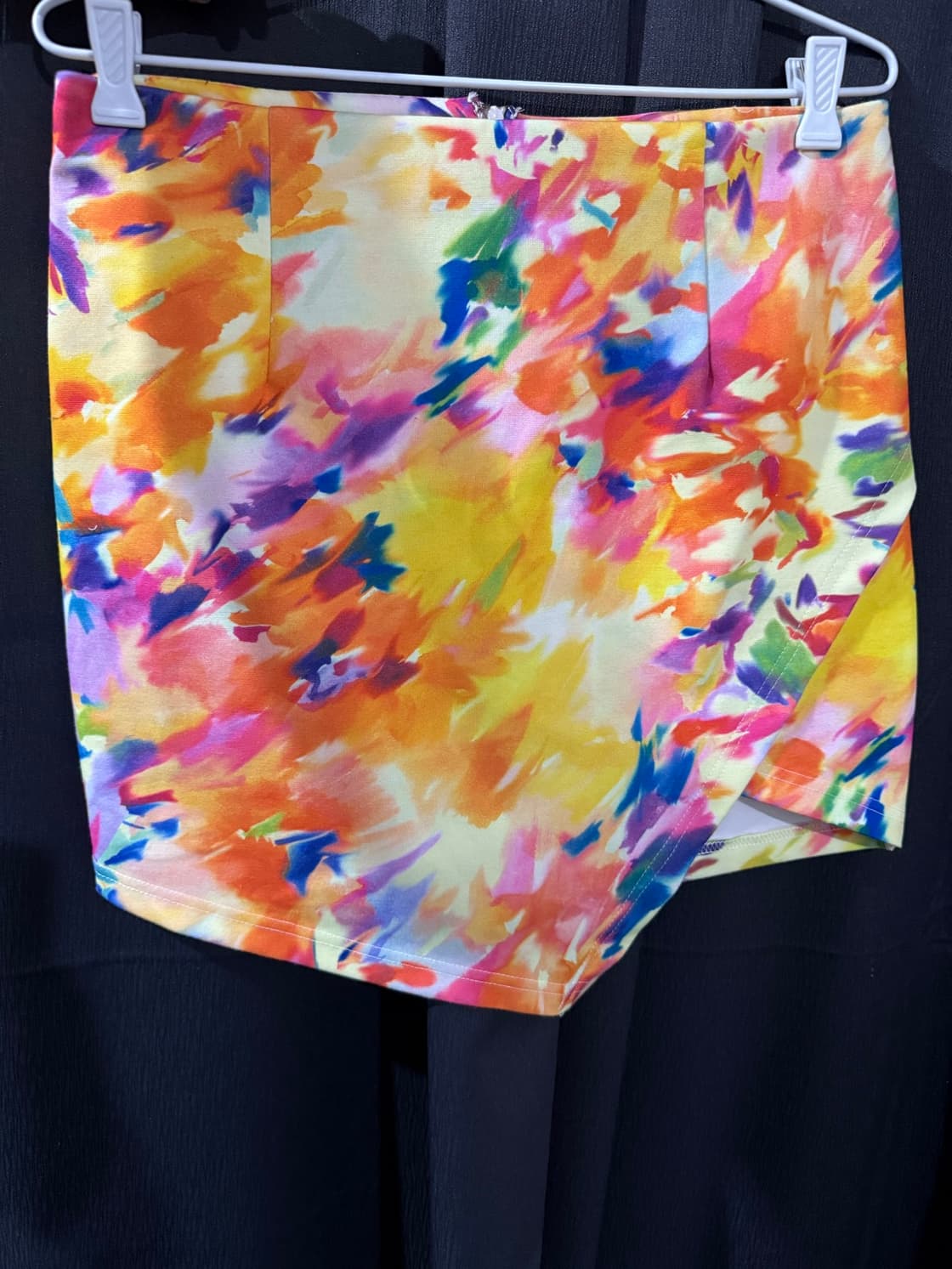 White Closet abstract print skirt size 12